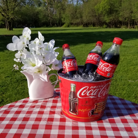 Coca-cola Tin Beverage Bucket with Bottle Handle. - Picture 6 of 8
